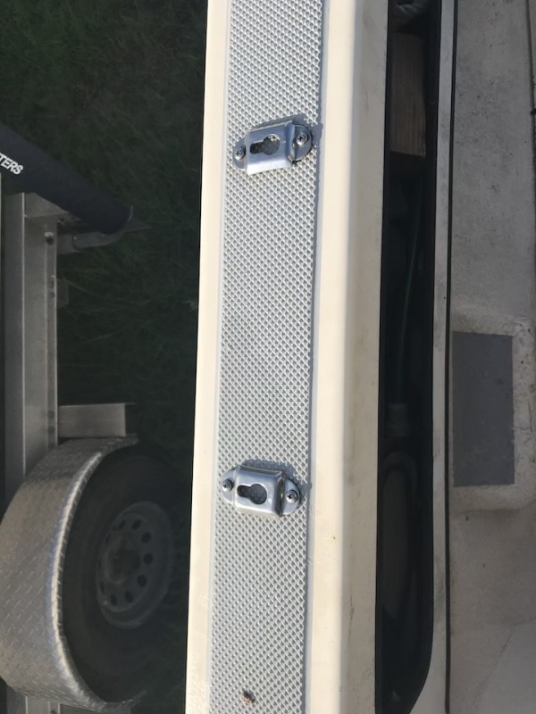 swim ladder (included) mounts
