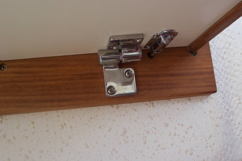 Table mounts 1