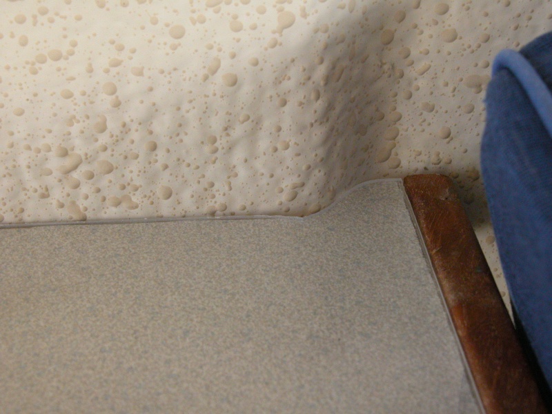 Table top fwd outboard edge