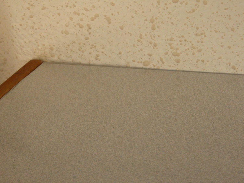 Table top outboard aft edge