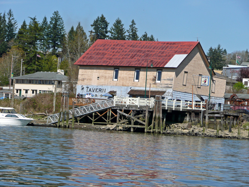 The famous Cathlamet Tavern