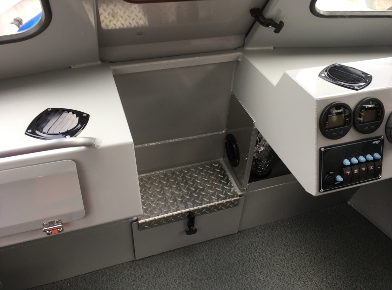 This is a Planar 44-D 12 I Installed in a friends 2016 22\'Hewes Ocean Pro