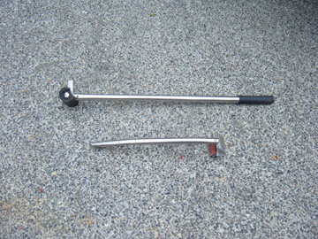 Tilt Handle comes apart to stow