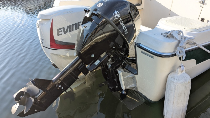 Tohatsu MFS9.8C Kicker Motor w/ TH Marine Mini Jacker
