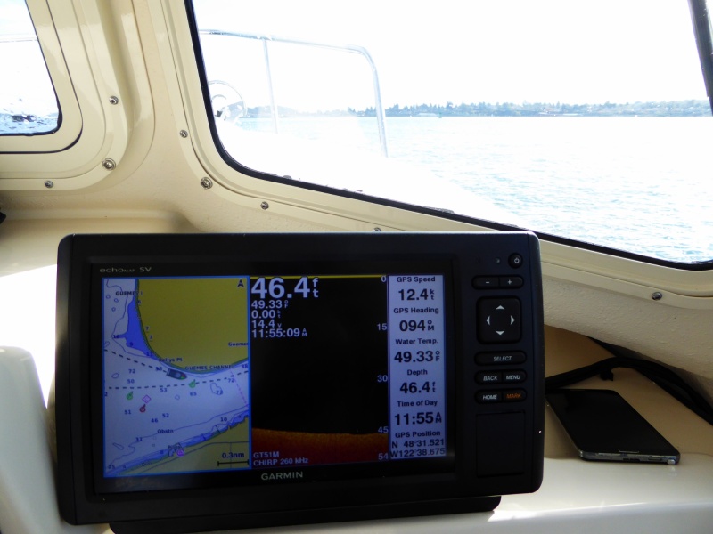 Trying out one of the many fish finder views of the Echomap 94sv for the first time...think I'll stick with the full-map view!