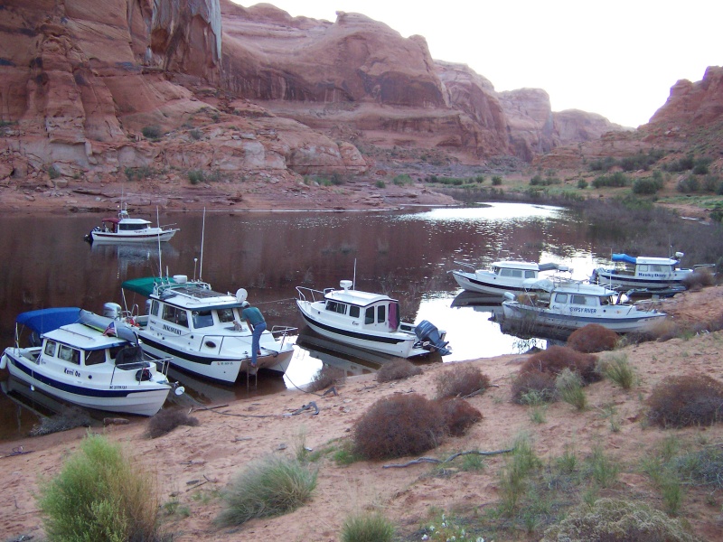Tuesday morning 9/27/11 in Forgottren Canyon, Kerri On, Discovery, Rana Verde, Gypsy River, Jeff/No Name, Hunky Dory and Voyager at anchor.