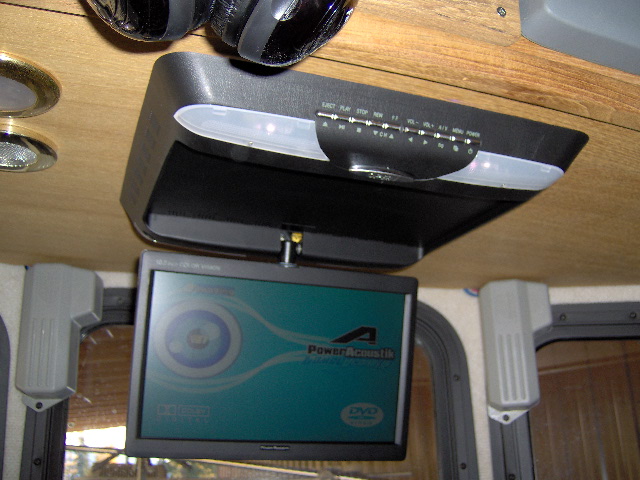 Tv. and Cd player, open