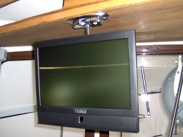 Tv down 13.5 inch