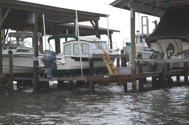 Un named C-Dory with Yamaha 90 green downtown Jacksonville