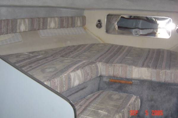 V-Berth / Bench Seat (Convertible)