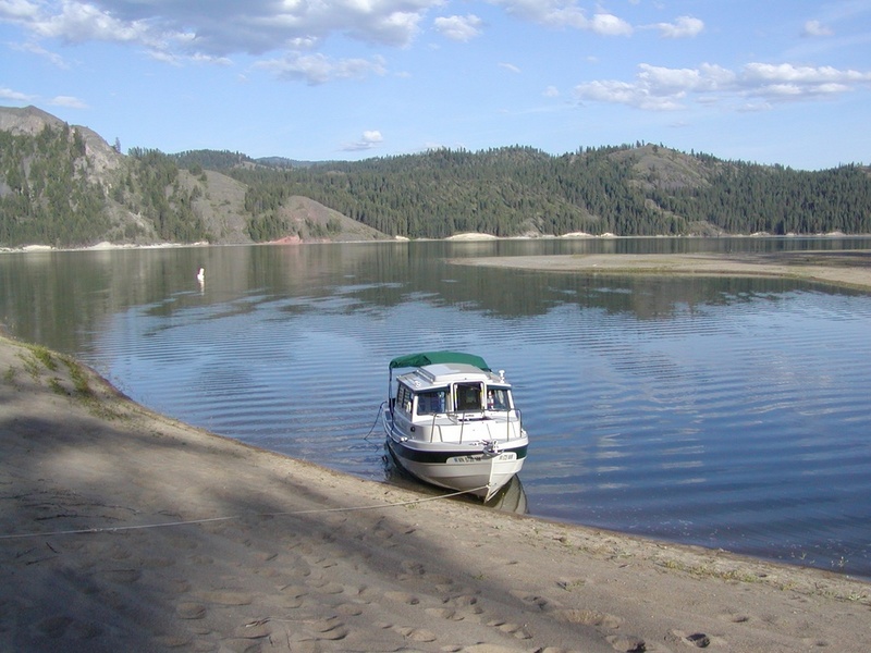 (WadeV) Lake Roosevelt--On the Beach