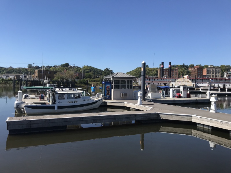 Waiting for the gas dock attendant at the Port of Dubuque Marina