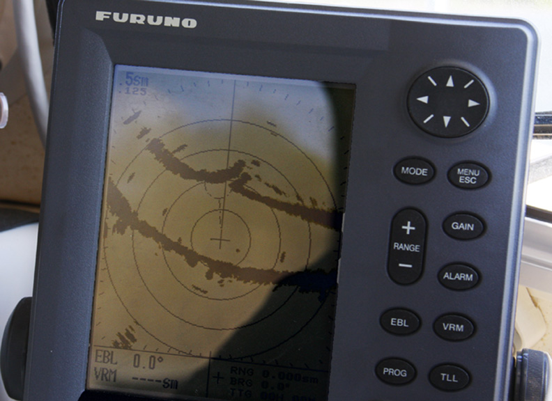 waypoint Lollipop to entrance of FLINT RIVER transmitted from the Garmin 188C to the Furuno 1715 radar.