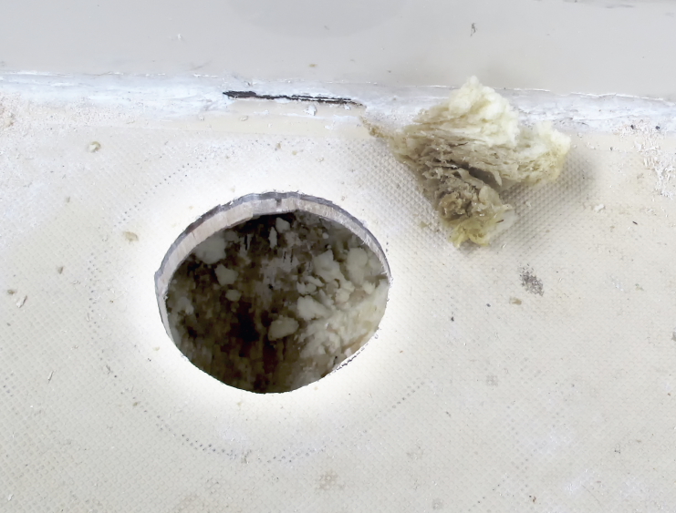 Wet Foam &Crack Under bulkhead