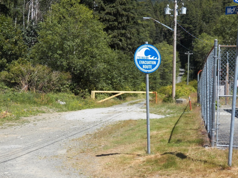 What's wrong with this picture?  Yes, the gate was locked.  I was on my bike, but for others it's "crawl under and run like hell."