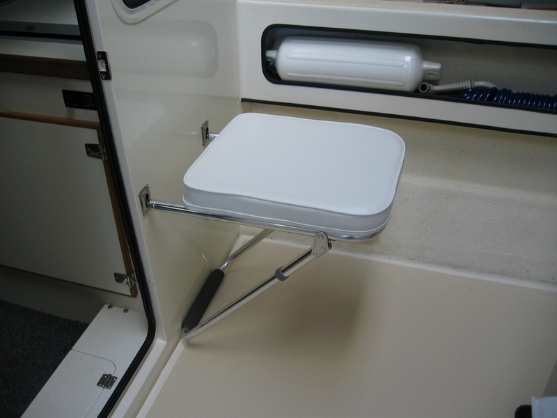 (Work Release) removable seat
