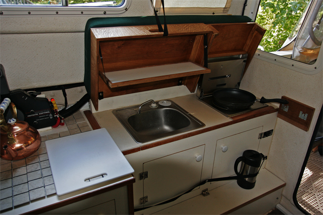 You can see the support / fingers for the starboard bed support mounted on the bulkhead.